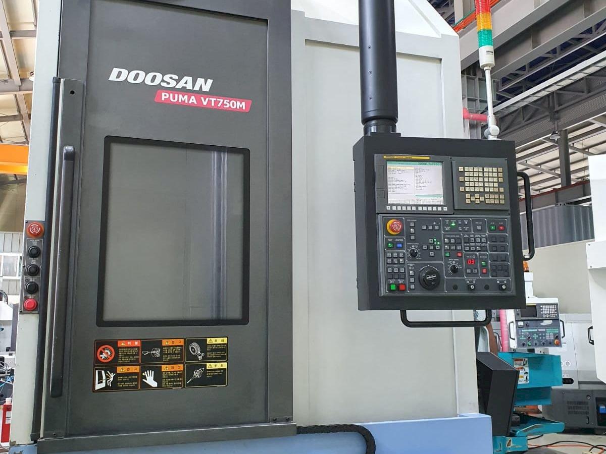 Mašīnas Doosan Puma VT750M  pretskats