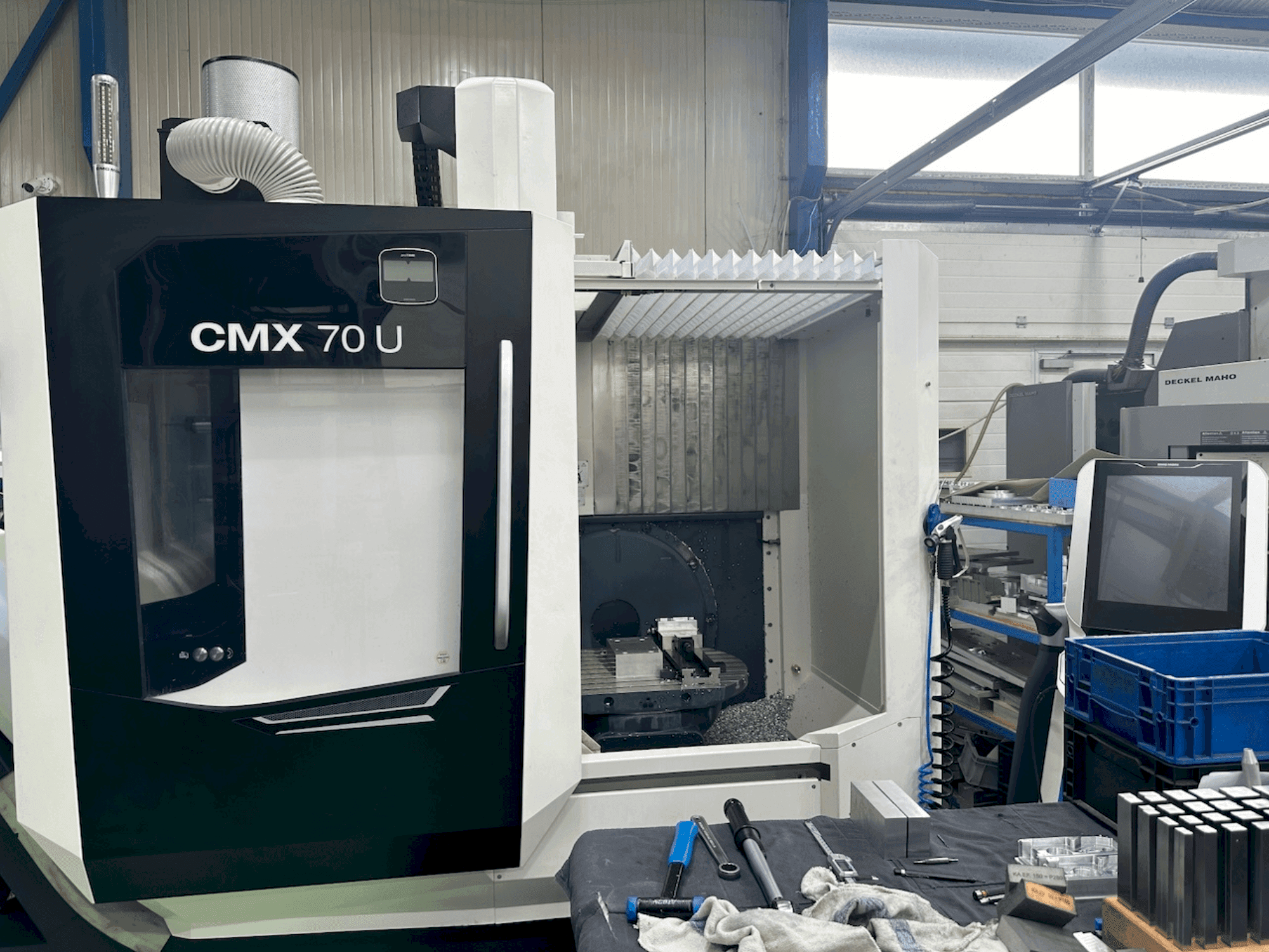 Mašīnas DMG MORI CMX 70 U  pretskats