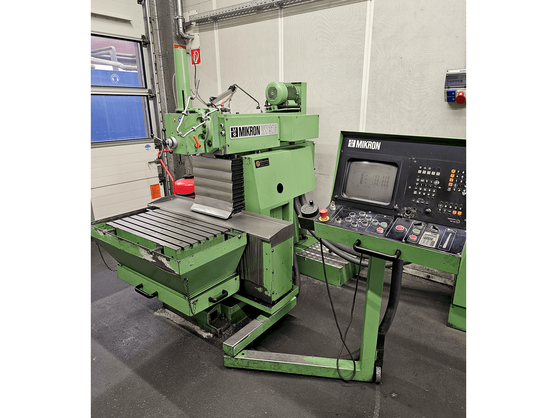 Mašīnas MIKRON WF-31C  pretskats