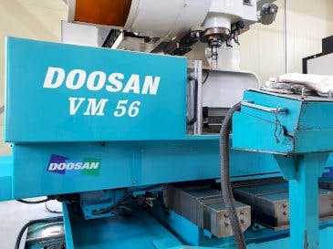 Mašīnas Doosan VM56  pretskats