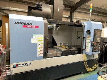 Mašīnas Doosan DNM 650  pretskats