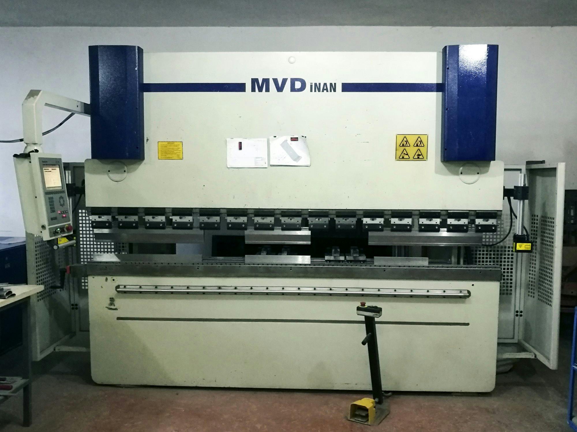 Mašīnas MVD Inan CNC 30/120  pretskats